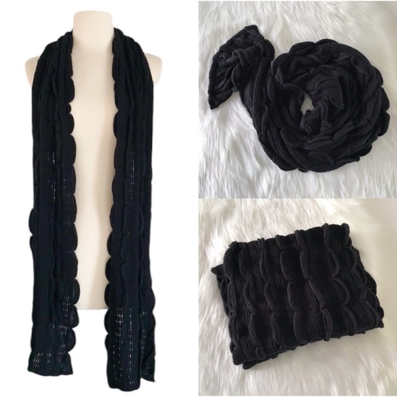 Accessories - NEW NWOT Ruffle Knit Scarf